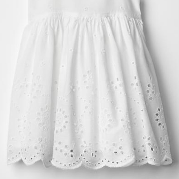 Baby Gap white eyelet dress new - Picture 2 of 2